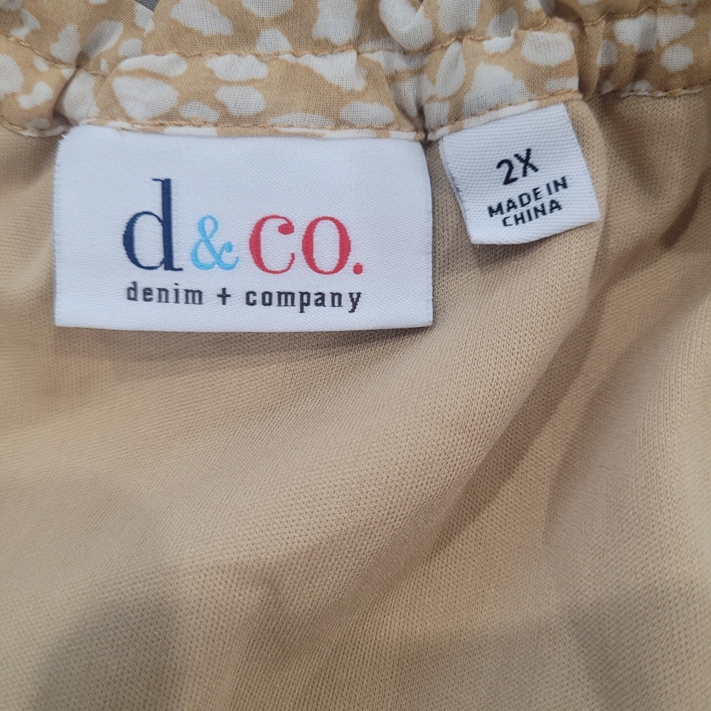 Denim&Co Women's Tan Patterned Blouse - Picture 7 of 7